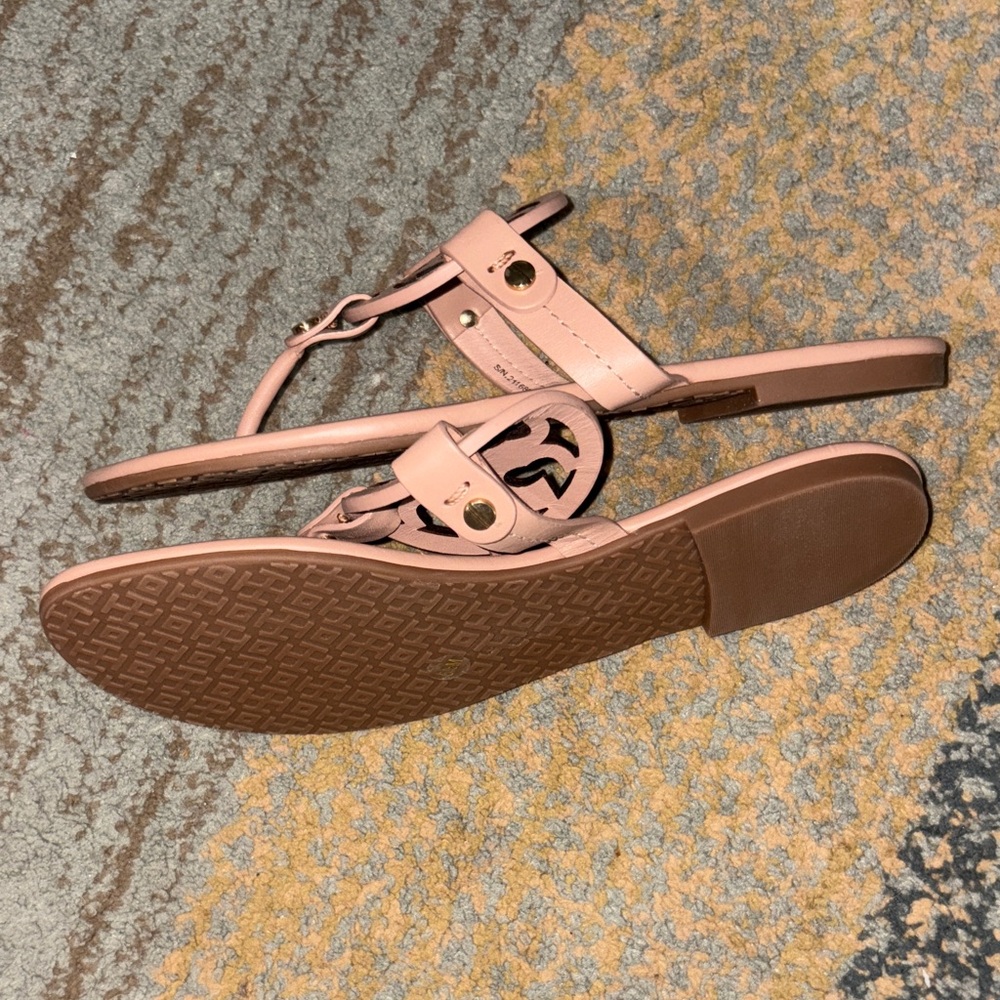 Tory Burch Miller signature logo sandals in blush pink. Features/Size6.5/New - Picture 3 of 6